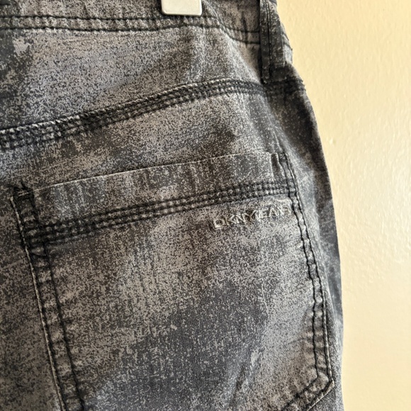 DKNY Stone Wash Charcoal Cotton Cargo Capris - Picture 13 of 14